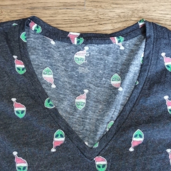 URBAN Outfitters BDG Ugly Christmas Aliens Sm New - Picture 4 of 6